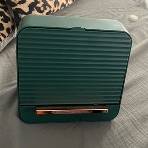 Green makeup case